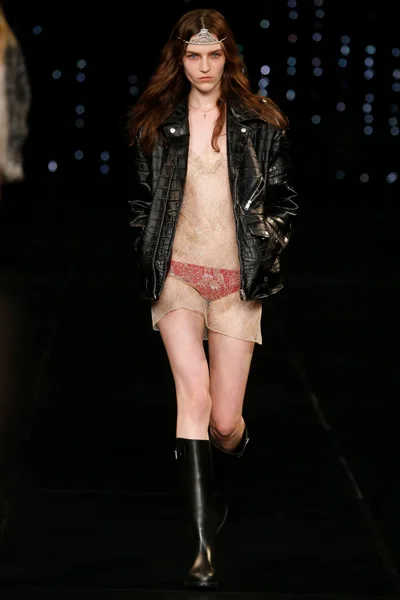 Look 26
